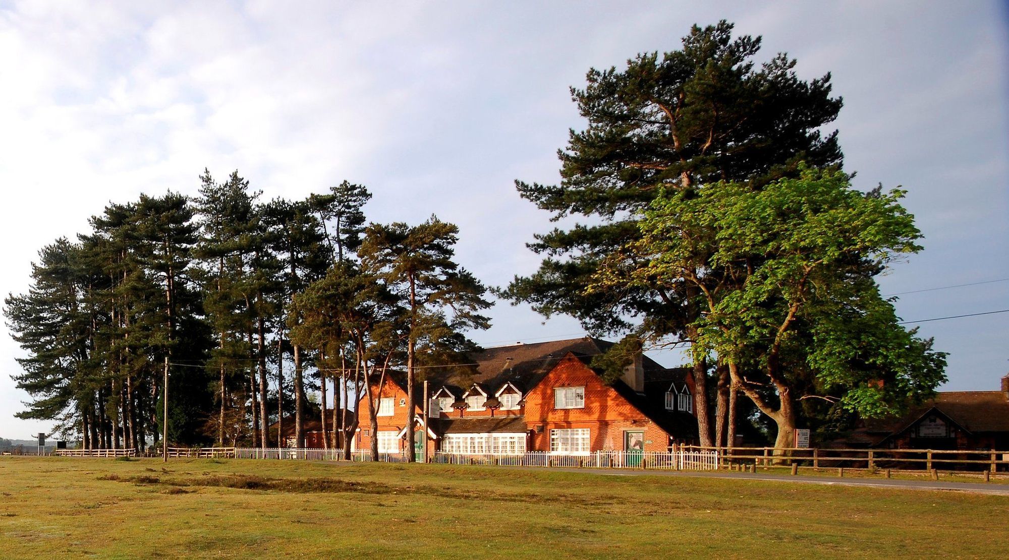 Beaulieu Hotel Lyndhurst Buitenkant foto